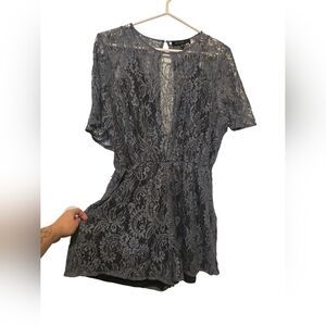 Dynamite Charcoal Lace Romper With Keyhole Detail On Back Size Large